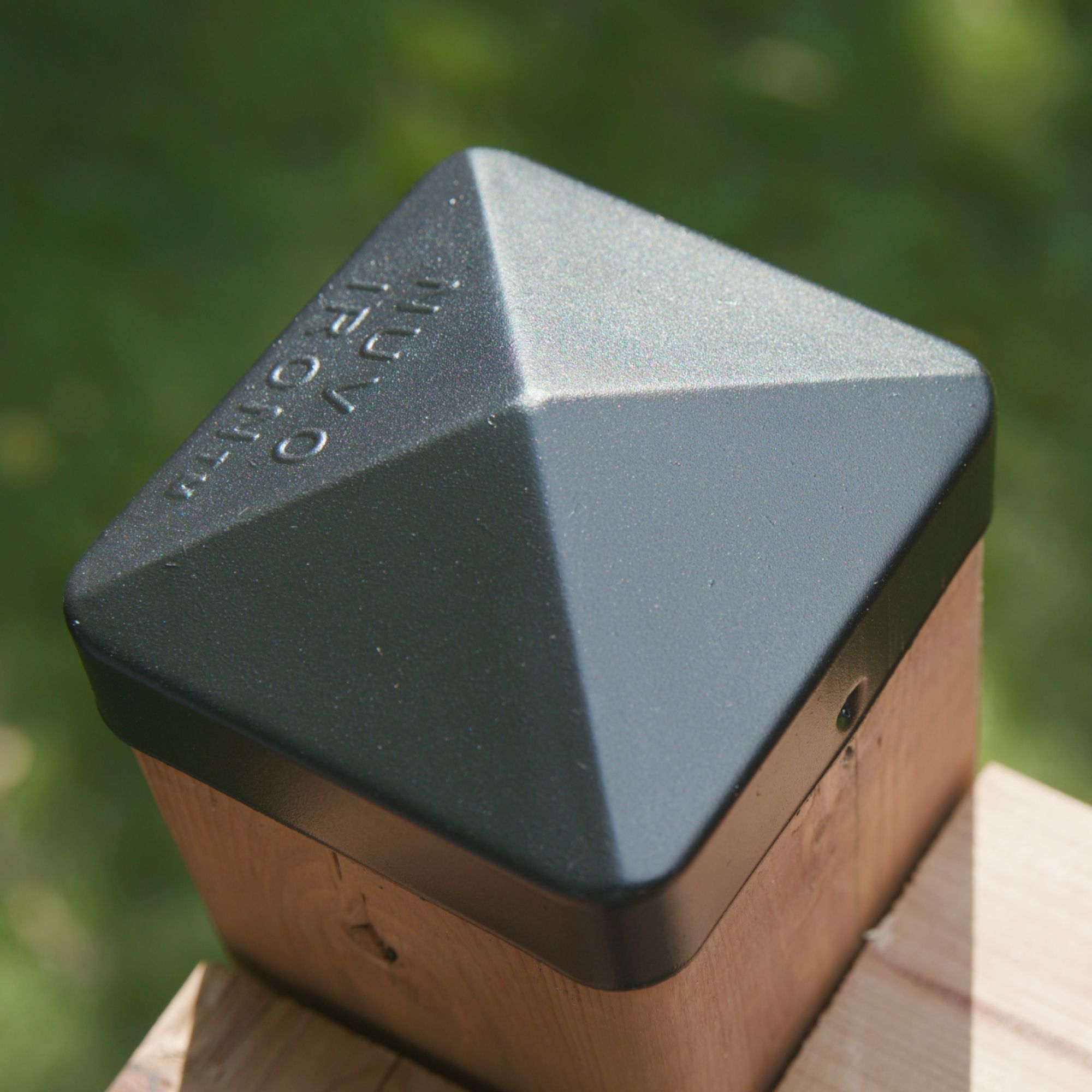 5"x5" Eazy-Cap Pyramid Post Cap, Black