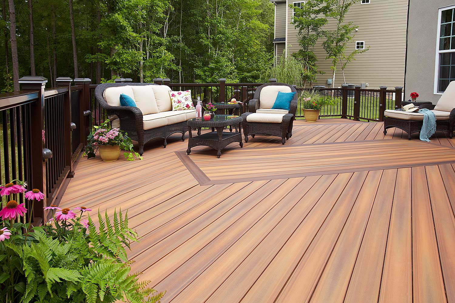 Brown composite patterned deck