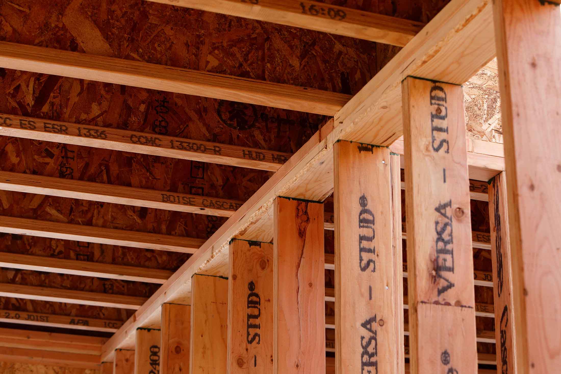 1 1/2” X 5 1/2” X 24’ Laminated Veneer Lumber Stud – TurkstraLumberLtd